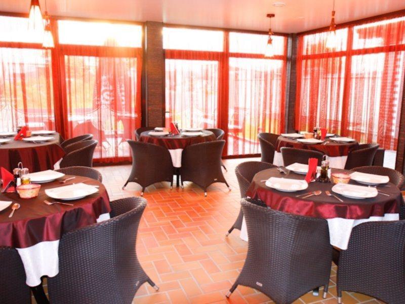 Hotel Anna Junior Targu Jiu Bagian luar foto