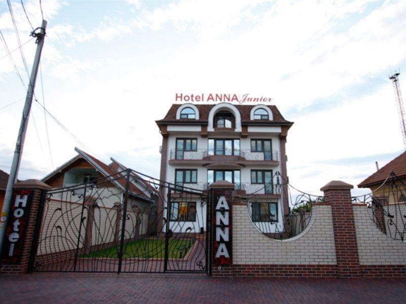 Hotel Anna Junior Targu Jiu Bagian luar foto