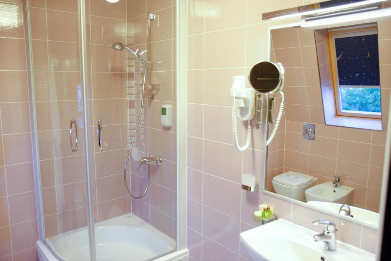 Hotel Anna Junior Targu Jiu Bagian luar foto